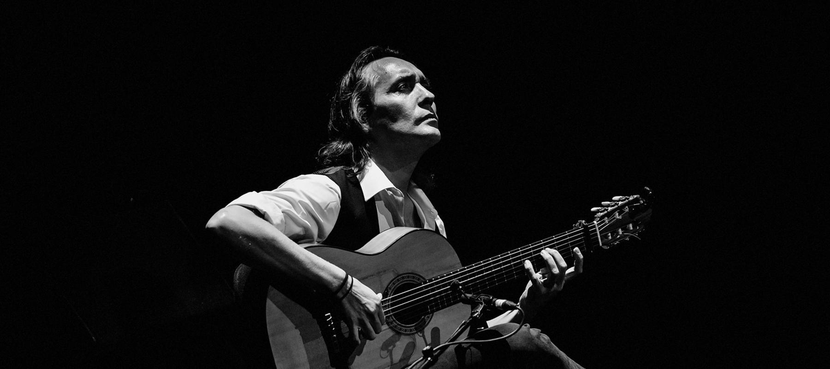 ACEcultura's tweet image. 🎶El maestro de la #guitarraflamenca Vicente Amigo -@Guitarramigo- presenta hoy a las 21 h su último trabajo en el #BruselasFlamencoFestival, que se celebra en @BozarBrussels.
Apoya @ACEcultura a través del PICE a la #Movilidad. #ACEmúsica  
🔗bozar.be/en/calendar/vi…