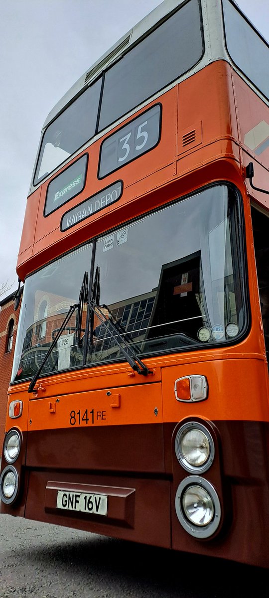 Guard_Amos's tweet photo. Today's first bus of the #35thWBF2023 is former #rochdalegmfleetline8141 which will be taking folk from #hallgate to @wiganbeerfest at #robinpark
Service runs every 30 minutes
#beerbus1 #realale #beerfestival https://t.co/ycn0MjMxzL