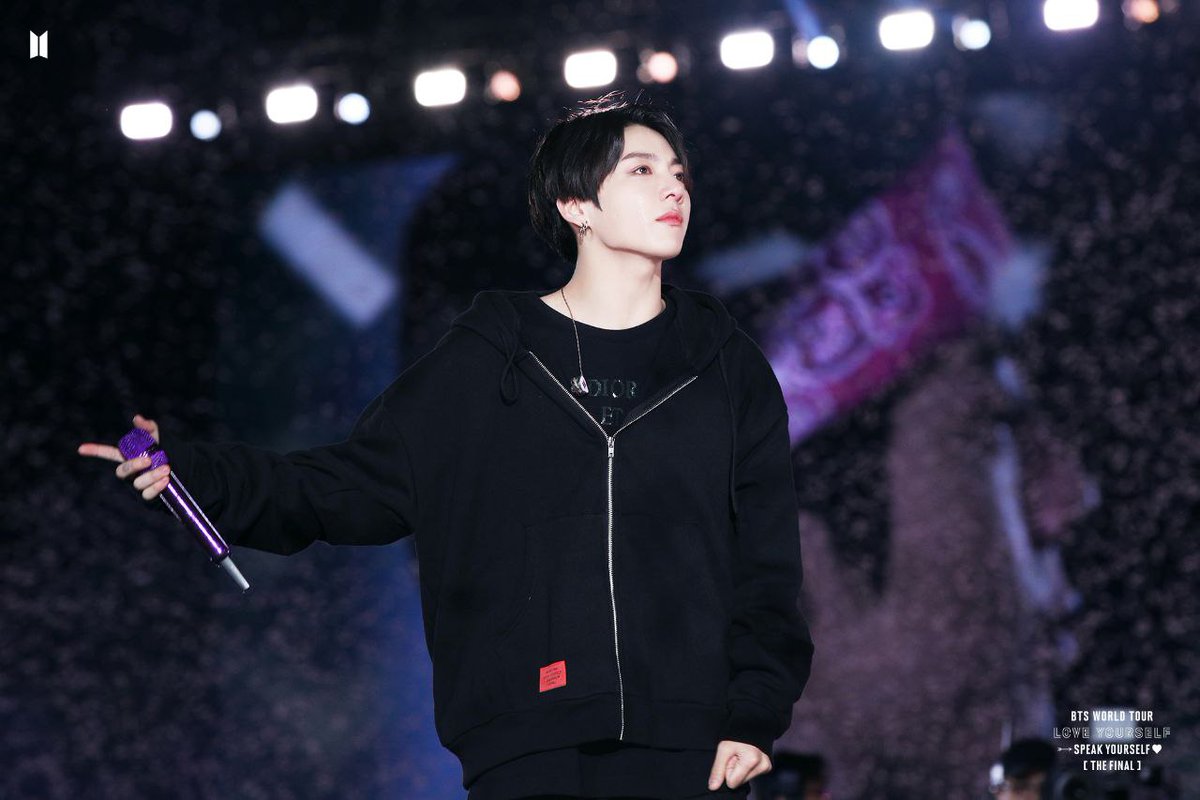 AmariisTk's tweet photo. My Vote for #BestFanArmy at the #iHeartAwards goes to #BTSARMY 💜⁴¹ https://t.co/WLccscs8lz