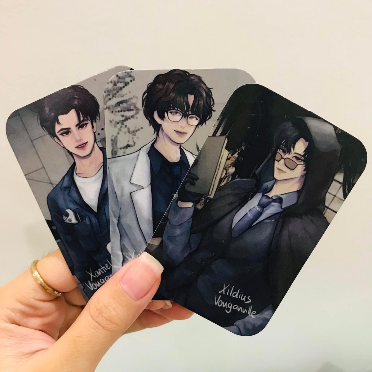 irshwndy's tweet photo. Officially rare pcs na ang tatlong 'to ๐โค๏ธ I think the special anniv pcs na ang nasa online store stocks ng Knock, Knock, Professor ๐ง #XVisHere https://t.co/KNFVvqD8hk