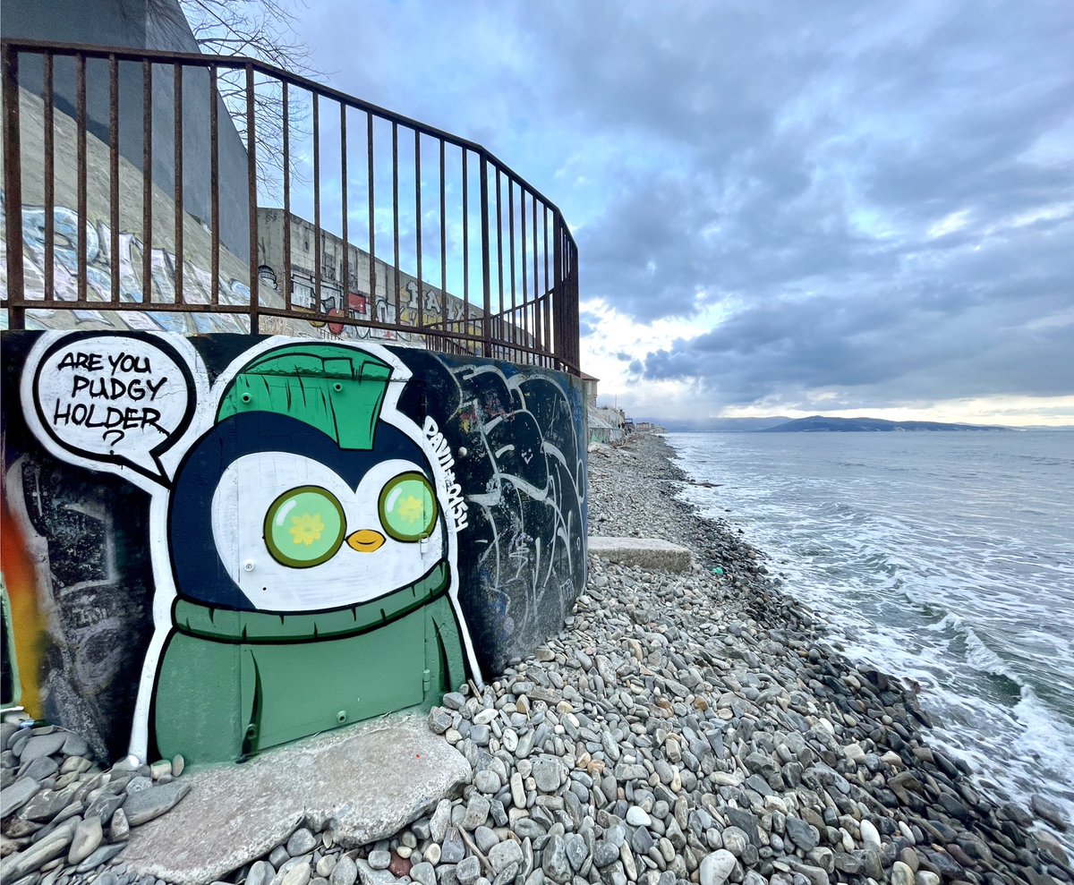 GRAFFITI GIVEAWAY BY PAVIL 🎨 
To Pudgy HOLDERS

Rules are very simple:

✅ Follow @Pavil0154, <a href="/pudgypenguins/">Pudgy Penguins</a> <a href="/LilPudgys/">Lil Pudgys</a> 
✅ Like + RT this post 
✅ In the comments submit your Pudgy that I am going to paint (one) Make sure you are the holder of 🐧

Winner will be 13.03.23

Ex: