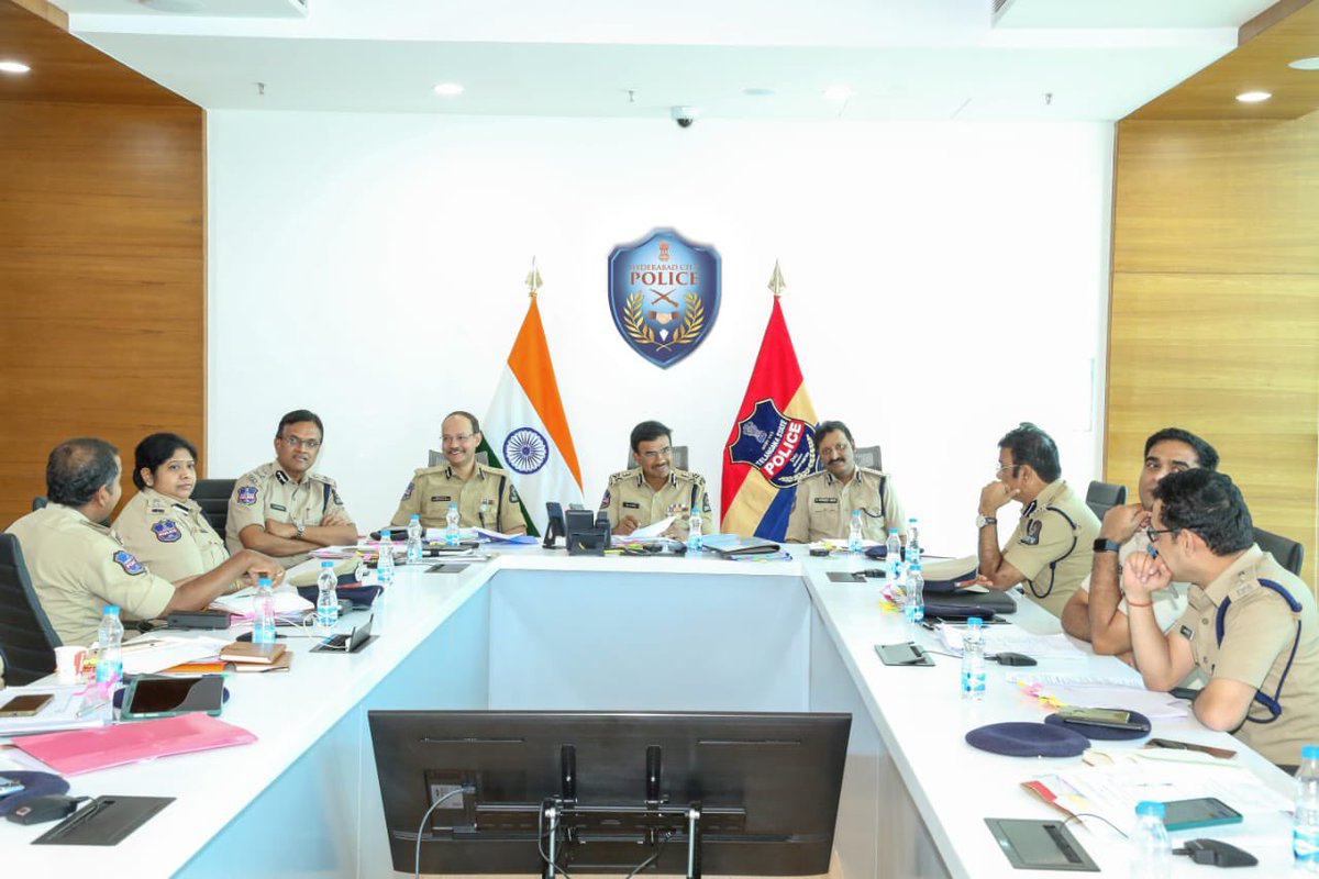 Held a productive meeting with all Addl.DCP &amp; above rank officers to discuss crucial matters related to public safety &amp; security.  To enhance safety through better surveillance,we have created a new wing called D-CAMO(Drones &amp; camera maintenance organisation).