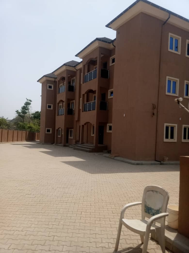 DURUMI DISTRICT, ABUJA: FOR SALE: THIS SOLIDLY BUILT 9 UNITS OF 3 BEDROOM FLATS :#1 BILLION ONLY:08132442927