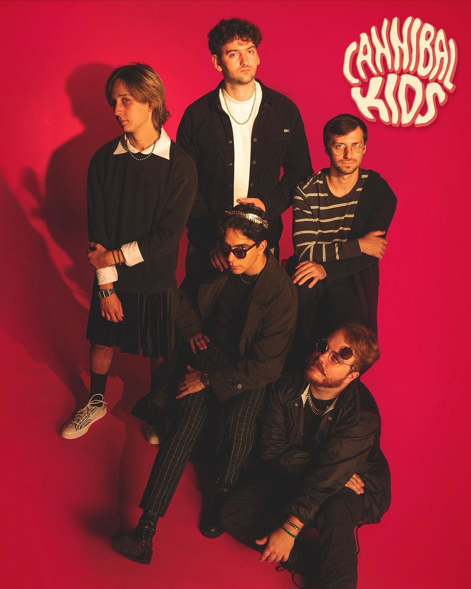 'Worms' features a beautiful guitar arrangement and gentle vocal harmonies from Cannibal Kids <a href="/Cannibalkids/">Cannibal Kids</a>

musiccrowns.org/new-music/worm… <a href="/OBsMusicUk/">Boulent Mustafa</a>