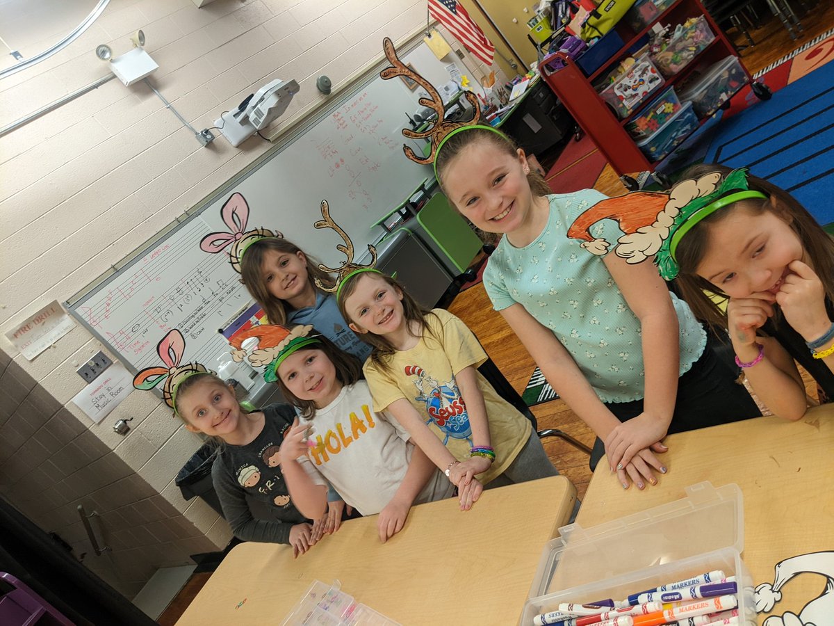 #DrSeussDay 3/2/2023 #onceacard <a href="/LakeElemWeCare/">LakeElemWeCare</a> <a href="/MentorWeCare/">MentorSchools WeCare</a>