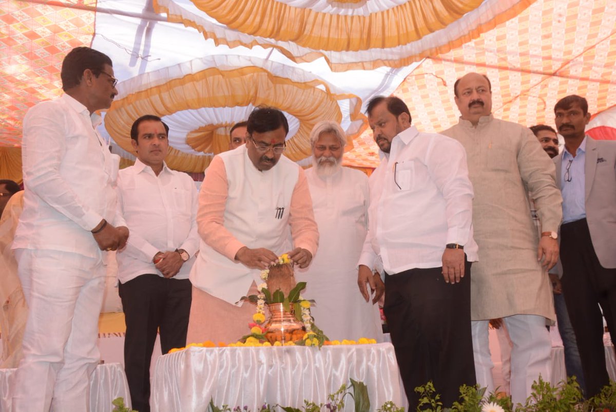 Info_Solapur's tweet photo. सोलापूर - चला जाणुया नदीला अभियानाला लोकचळवळीचे स्वरूप - सांस्कृतिक कार्य मंत्री @सुधीर मुनगंटीवार, महुद येथे चला जाणुया नदीला उपक्रमांतर्गत कासाळगंगा प्रकल्पाचा कृती अहवाल सादर https://t.co/uT0Ffja9aZ