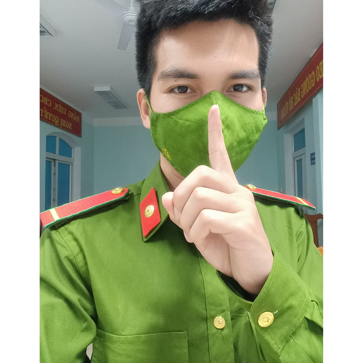 HungTaro's tweet photo. 1 year year👮
.
.
.
.
#me #police #boy #boyfriend #boys #instaboy #vietnam #vietnamese #vietnam🇻🇳 #việtnam #kontum #kontumcity #likeforlikes #like #likeforfollow #like4likes #instagram #côngan #congan #hungtaro #taro #callmetaro #hoasi #họasĩ https://t.co/j9Rvx1qPnd