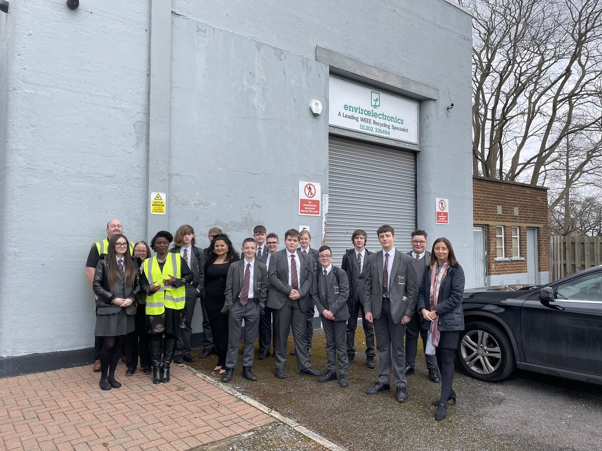 doncaster_utc's tweet image. Today our top 12 students for achieving “Adaptability” points have been rewarded by a tour and lunch at @enviroelectro. A big thank you to the team for this opportunity. #collaboration #thinkutc