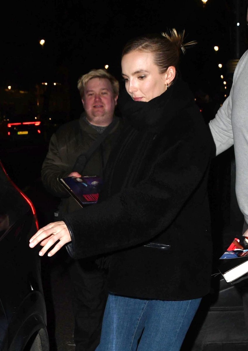 Dazzling Jodie Comer on Twitter: "📸 | Jodie Comer was pictured getting