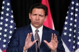 Florida bill would require bloggers who write about Governor DeSantis to register with the state.

 Is this fascist or what? 

We CANNOT let this guy become President under any circumstances! 
#OurBlueVoice 
#ProudBlue