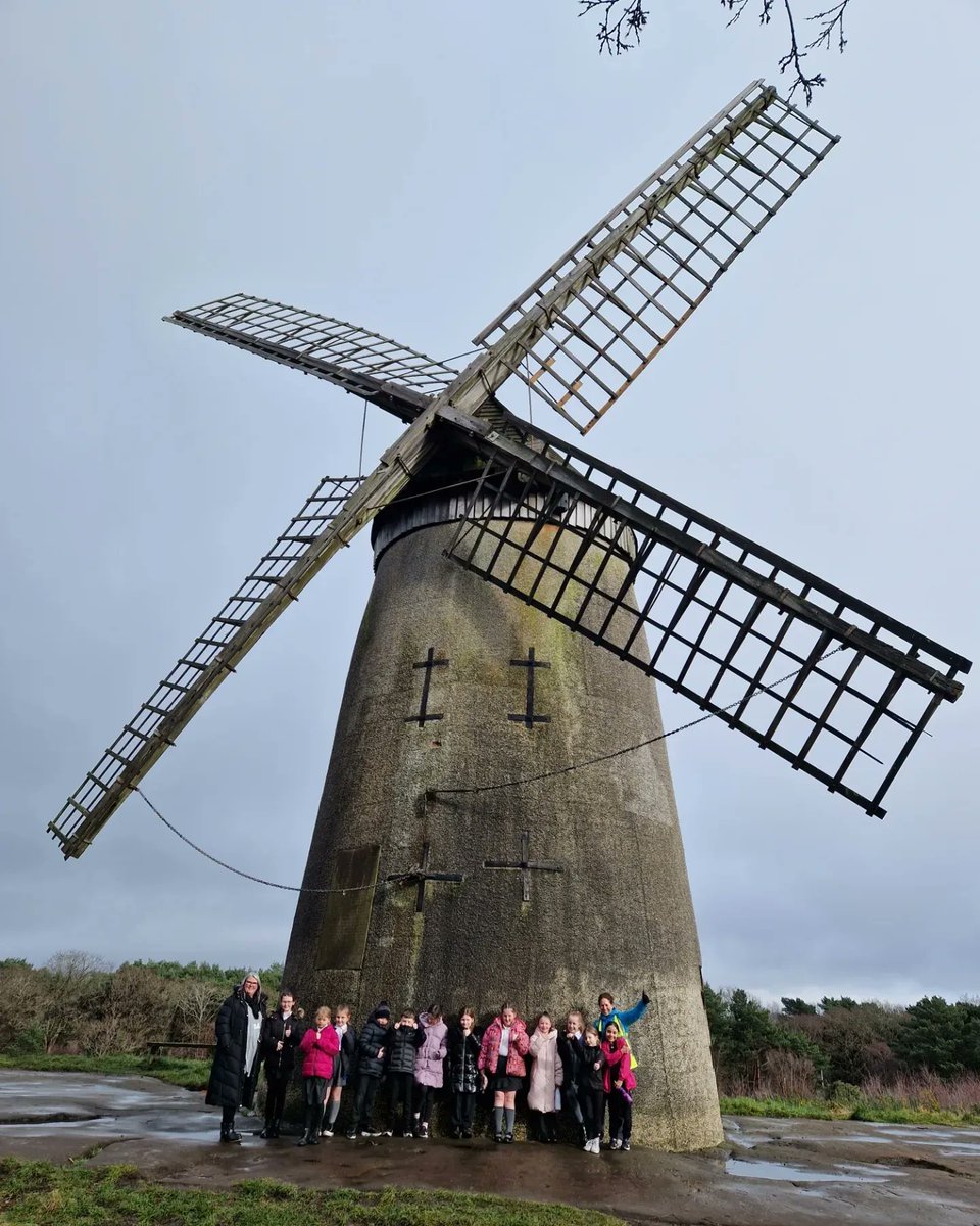 NewBrightonPS's tweet photo. A group of KS2 pupils enjoyed the fresh air as we visited Taylor’s Wood on route to Bidston windmill. 🌬💨🌳🌲🌴
A group of KS2 pupils enjoyed the fresh air as we visited Taylor’s Wood on route to Bidston windmill. 🌬🌳🌲 🐑🐖🐇🦙🐴
 #nbpsOutdoorLearning #nbpsLOtC #nbpsPastoral https://t.co/HytgUaDw15