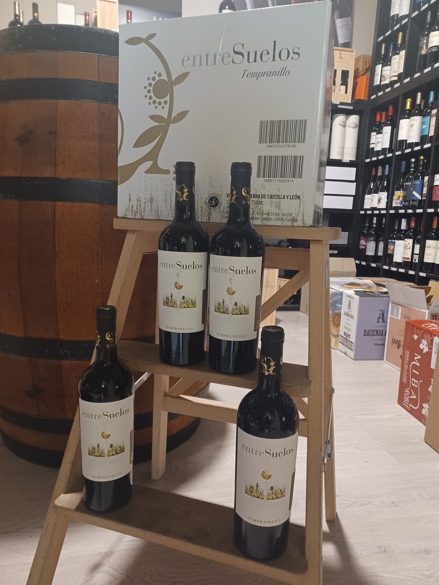 ¡Hoy viernes descorche cortesía de #viñasfamiliagil
Esta tarde de 18h-20h degustaremos en la tienda el vino "Entresuelos". Celebramos que empieza el finde semana con un tiempo de fábula. ¡Bienvenidos!
#salud #winelovers
#entresuelos #tempranillo #Zamora