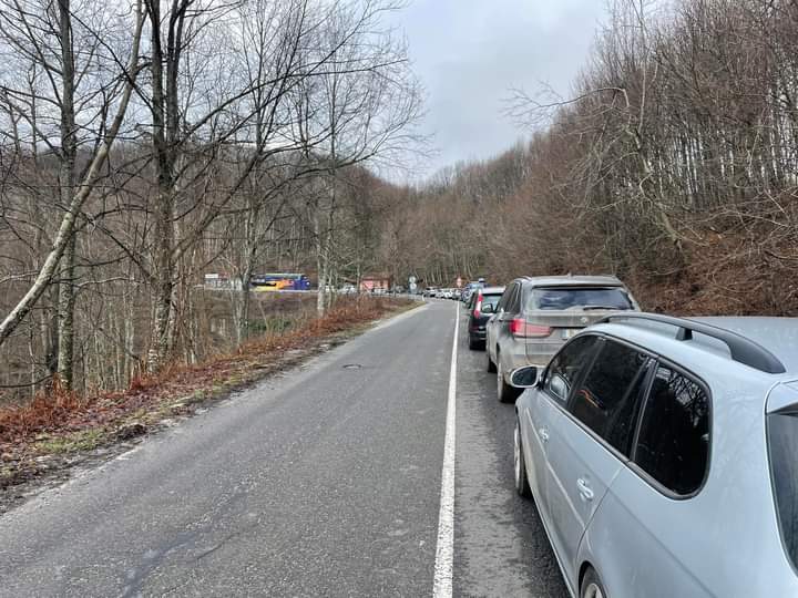 В деня честващ освобождението от Турция има опашка на турската граница. And I think this is beautiful ❤️