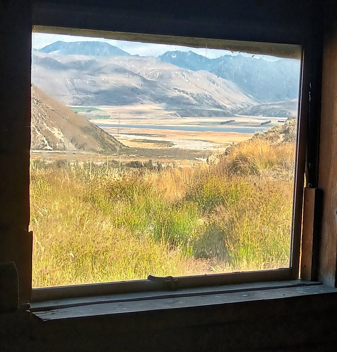Deanoss's tweet photo. Room with a view #doublehut #midcanterbury #hakatere #CANTERBURY https://t.co/7BbsJekGrc