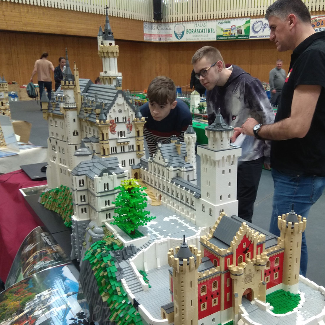 Medievalbrick tweet media