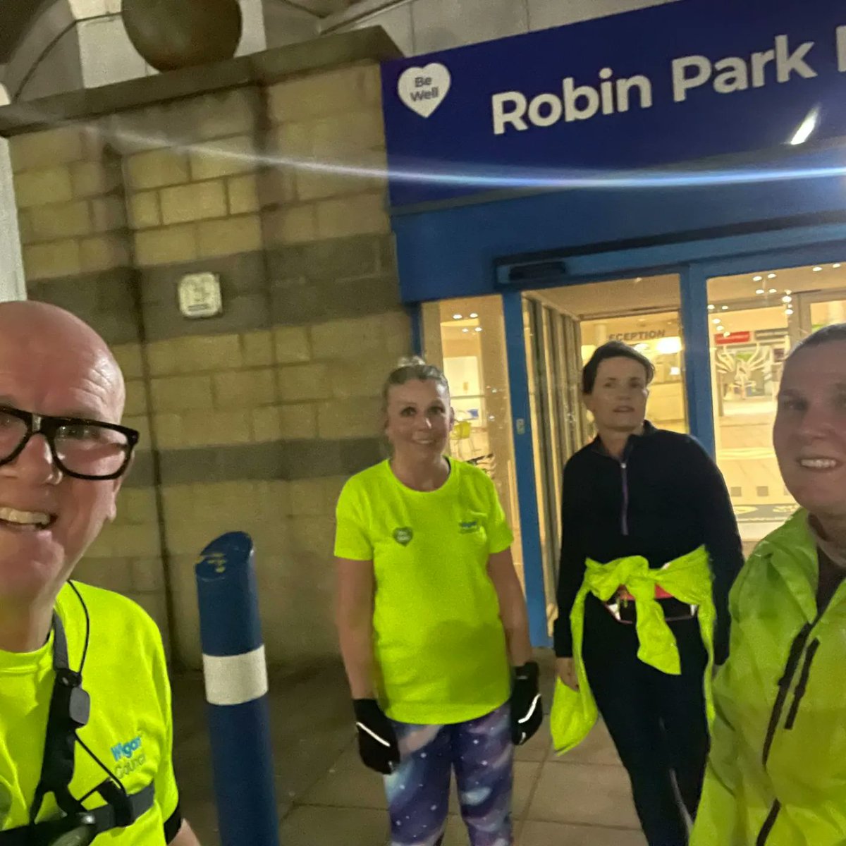 TheWiganRunner's tweet photo. Day 61...
Week 7 β
οΈ
Couch to 5k πββοΈ ππ»ββοΈ and 5k+ group
Couch to 5k group managed a 25m & 4k run πββοΈ ππ»ββοΈ Find A Way!!
The 5k+ group managed 10k! Find A Way Again!!
Well done everyone ππ»
Notice the Wigan π @ Robin Park!
#61 #Week7 #Run #Thursday #Couchto5k #RobinPark #FindAWay https://t.co/wRKigiA3lq