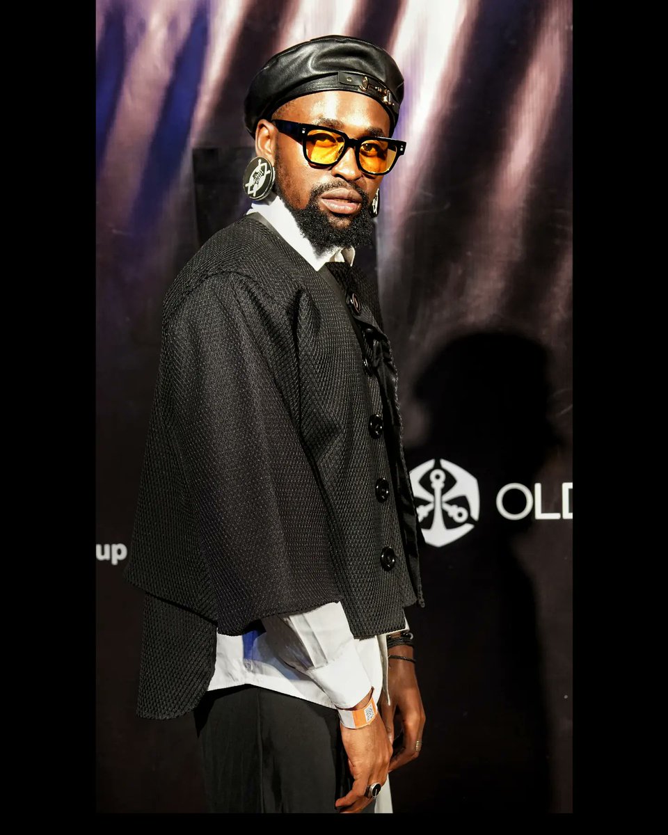 theMarcusZW's tweet image. Channeling Black and White with this ICATHA textured cardigan at the @namaszim.

#style #stylediary 
#styleinspo
 #menwithstreetstyle 

📷 @QuentineNyoni