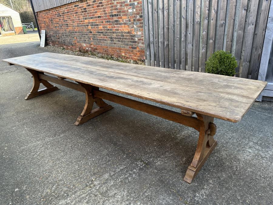 AntiqueTables1's tweet photo. 19th Century Large Trestle Table with Chestnut top and oak base.
https://t.co/9JHAC8hhGF
#largetrestletable #antiquetrestletable #trestletable #antique #furniture #interiordesign #decor https://t.co/ZS4FvI3x0Z