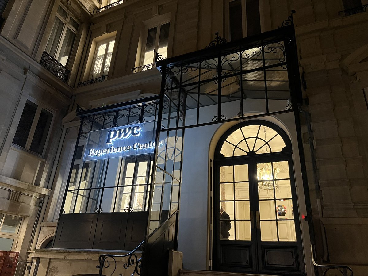 BlockchainatHEC's tweet photo. Our quarterly meet up last night @PwC experience center in #Paris! S/O to all the participants @Microsoft @TheSandboxGame @sanofi @AXA @TheAphp @Ledger @lynx #web3community #blockchain #web3inparis https://t.co/PpdWbAcpar