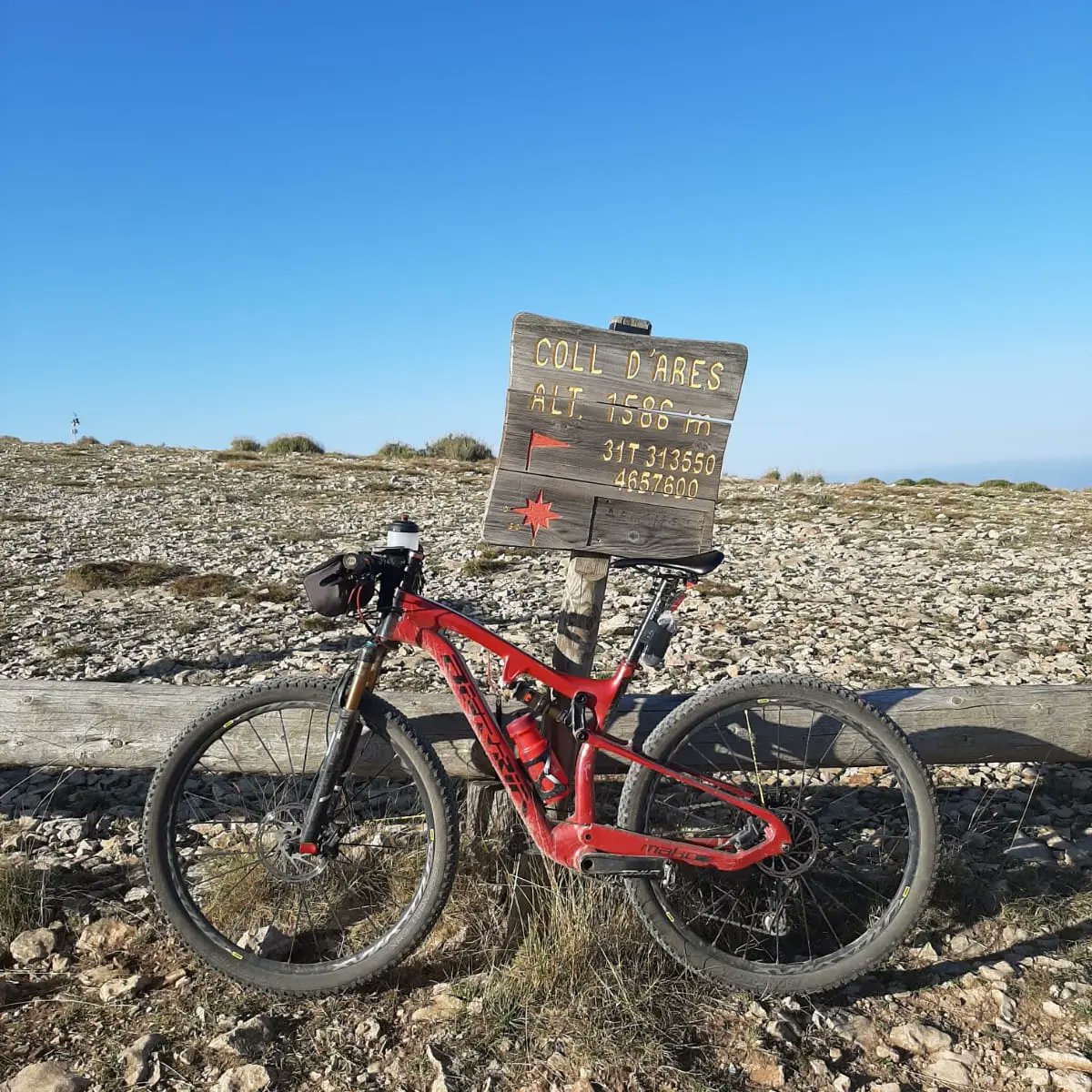 montsecloop's tweet photo. Sant Alís
📸 @maria_biker83 @tonigs

Hoy toca hablar de la Subida a Sant Alis. Saliendo desde el desvío a la Clua junto al río Noguera Ribagorzana hasta el punto geodésico son 27 km con un desnivel de 1286m.

[continúa en link] 

https://t.co/ZSjAeSSXDv https://t.co/O2fac5eJ1l