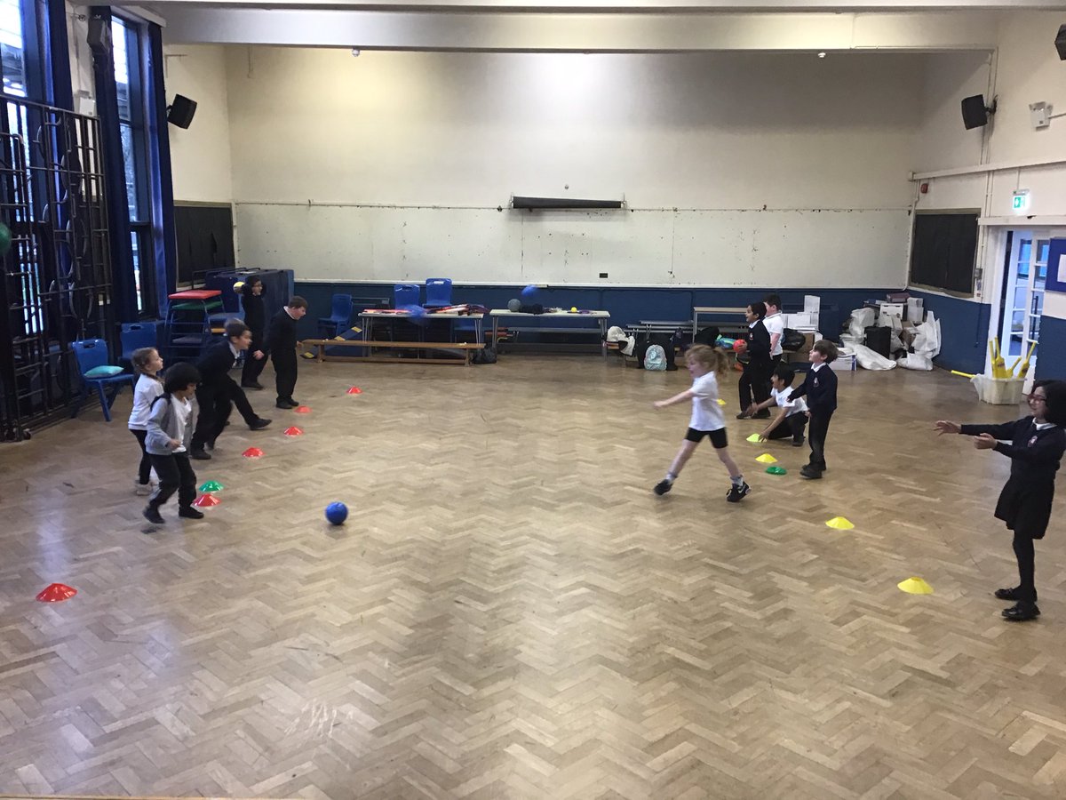 Photos from bat and ball club. We have moved onto cricket, and the children seem to be enjoying it! @BartonCloughR @BartonCloughAC @BartonCloughY1 
#PE