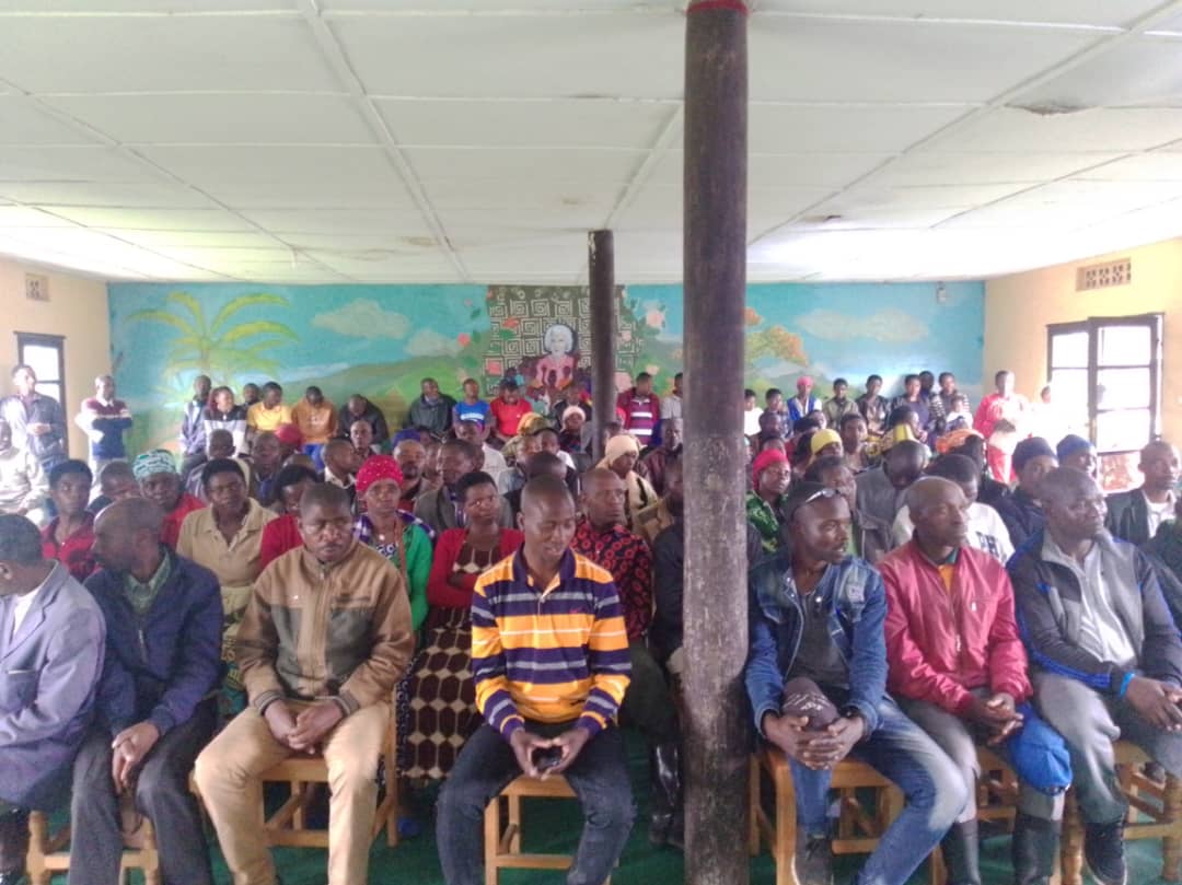 SightandLife's tweet photo. Our #NICEproject is touring #Rwanda, one district at a time.

Thanks to @RubavuDistrict for allowing the #Neeza campaign to reach communities &amp; spread awareness about healthier ways of farming.🇷🇼
#eatwell #farmwell #livewell @Rwandahealth @RBCRwanda #Wearewhatweeat #Nutrition4All https://t.co/RhVj9f2lJF