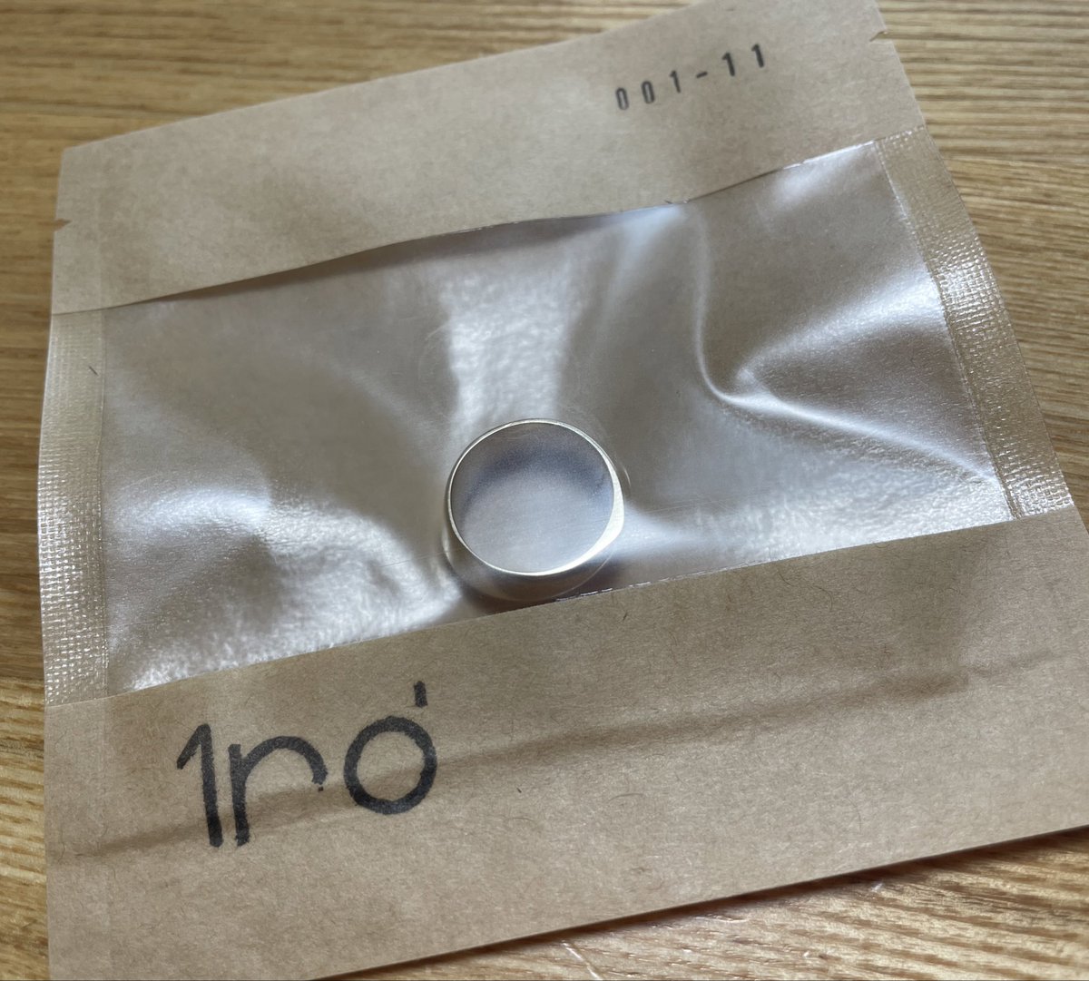 wghiwaneko's tweet image. SHiNくんのやつ届いた~~~🙏🥁💥
楽器が生まれ変わってしかも身につけられるとかすごい素敵……✨️
大切にします☺️☺️☺️
 #1ro