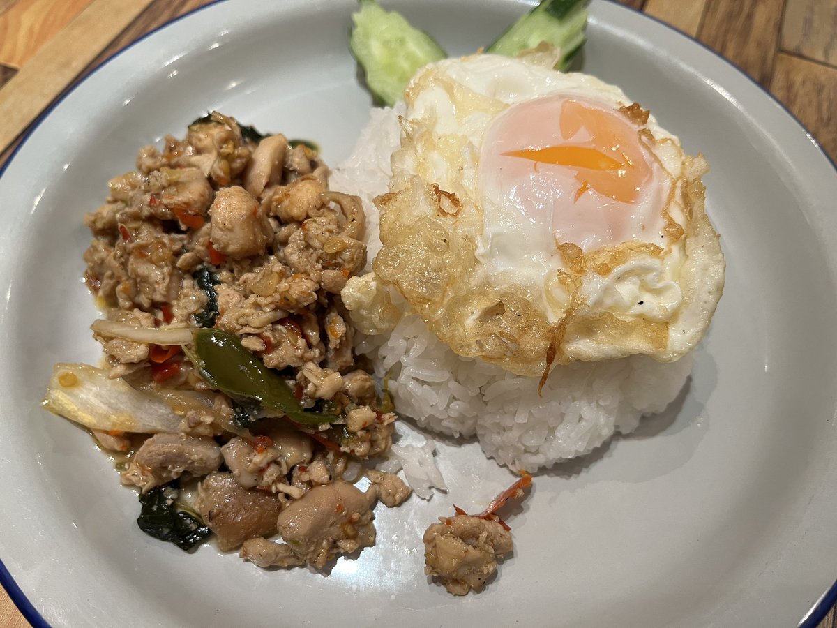 ひさしぶりに タイ🇹🇭料理を食べた😋 やっぱり美味すぎる😆 早くタイに行きたい✈️