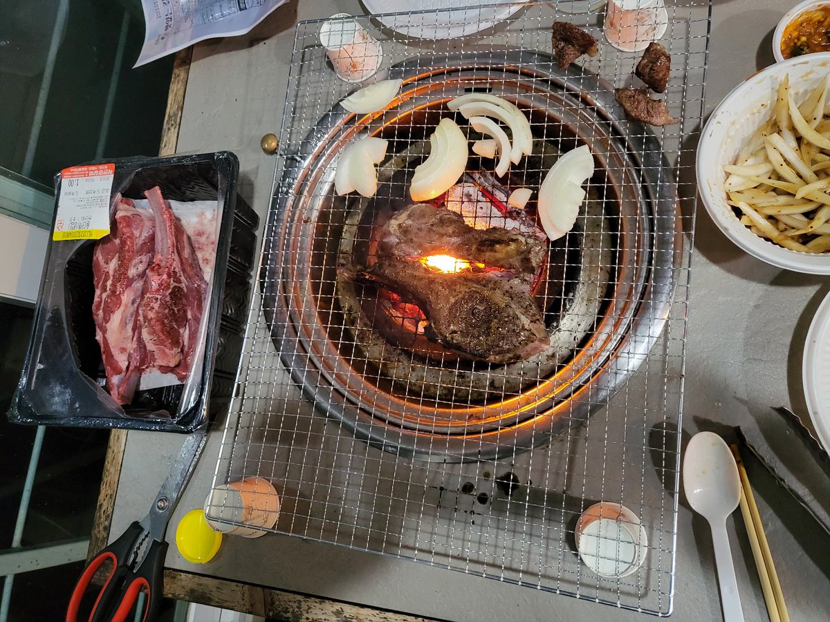 가평에서 양고기 바베큐 극락 너무 맛있었음 또 먹고 싶음