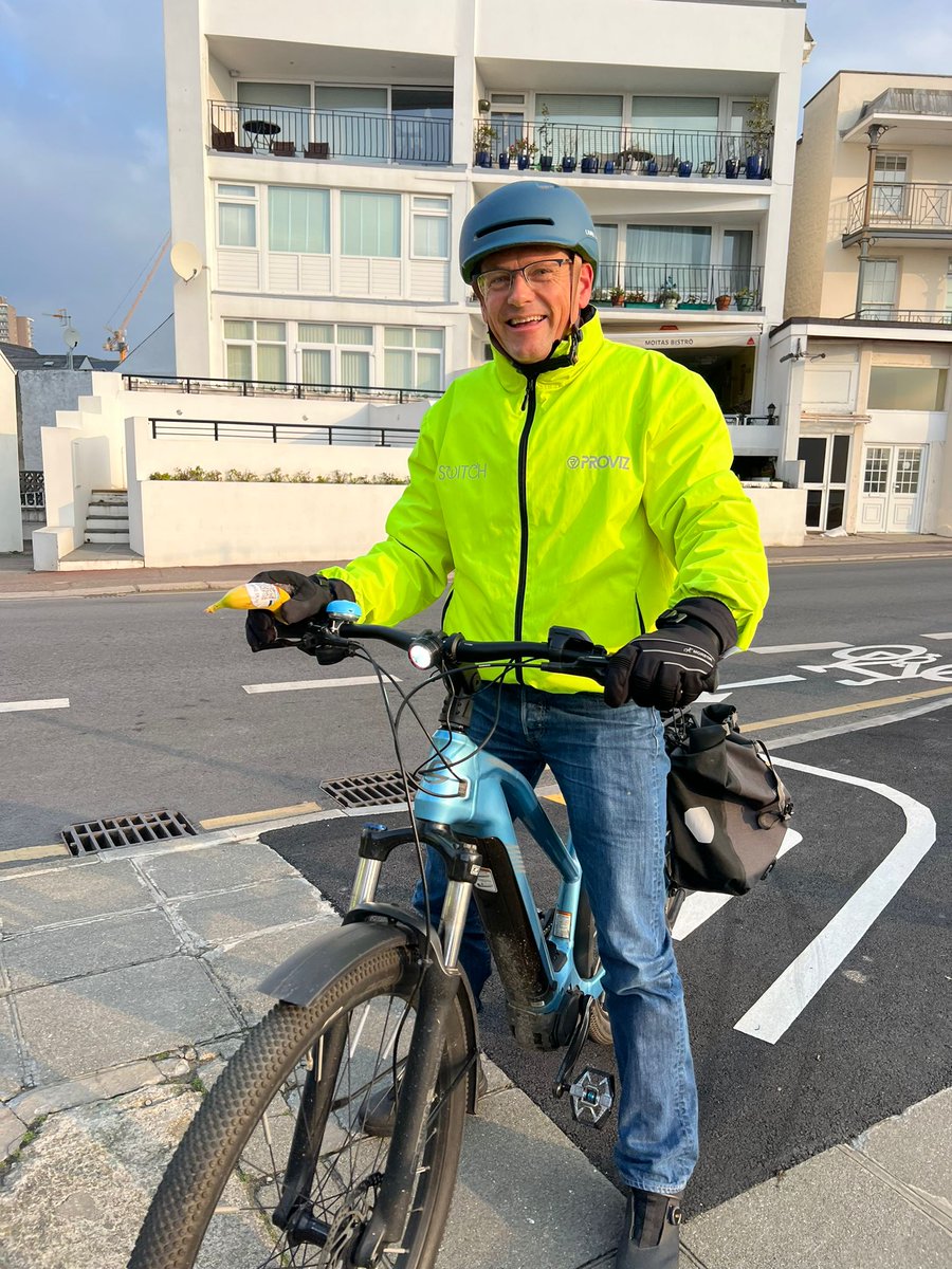 GovJersey's tweet image. Did you spot our @Love_to_Ride team out and about in St Helier yesterday? They were up bright and early to catch Jersey cyclists on their morning commute as a part of our #RideintoSpring campaign launch. We were delighted to meet so many cyclists already taking on the challenge!