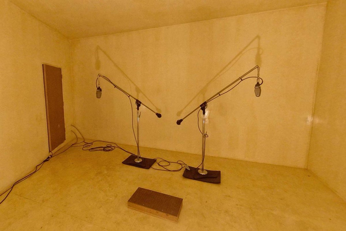 djhidrew's tweet photo. liminal spaces are just echo chambers in a recording studio🤫 https://t.co/pLxmVe6n1r