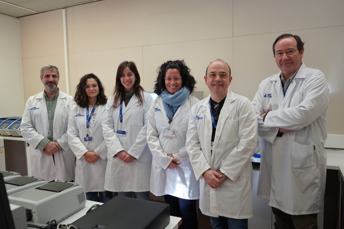 Un estudi de <a href="/vallhebron/">Vall d'Hebron</a> descobreix que el SARS-CoV-2 utilitza un mecanisme basat en la producció de genomes defectius, és a dir, genomes que perden part del seu material. Això pot afavorir la transmissió del virus entre persones.

Més info: vhc.cat/variants-covid
