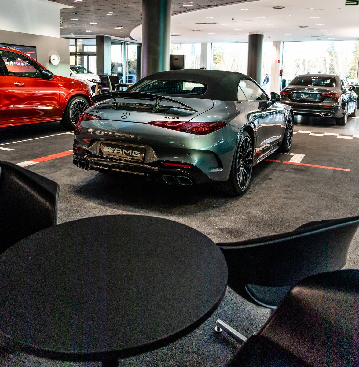 StarMadridRetai's tweet photo. ¡Buenos días! 
¿Qué tal vuestras vistas de viernes? 
Este CM que os escribe no se puede quejar… 
¿Vienes a conocer el #AMGPerformanceCenter de Madrid? 
Estamos en la C/ Alcalá, 728. 😎

💻 https://t.co/fV2WS0bvEb
📱 900142004

#StarMadrid @MercedesAMG #AMG #MercedesAMG https://t.co/221QX0y1Jq