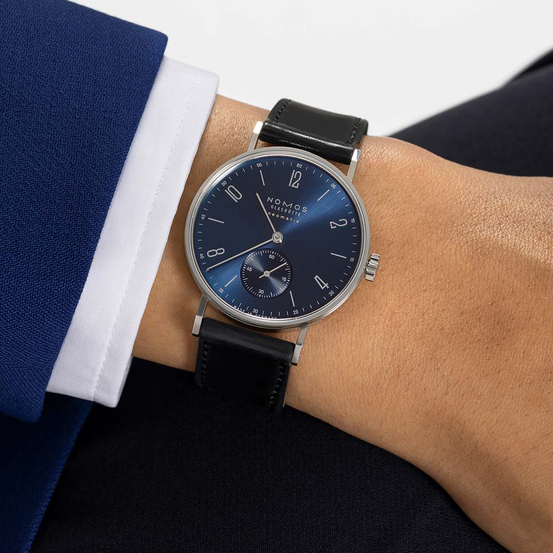 CWSellors's tweet photo. Introducing the Nomos Glashutte Tangente Neomatik Blue Gold. Arriving in two case sizes, 35mm and 39mm, featuring a deep blue sunburst gold plated dial.
https://t.co/GG30vviG8B
#CWSellors #NomosGlashutte #Tangente #Neomatik #NewWatchReleases #GermanWatchmaking #Glashutte https://t.co/GtmUN3eynD