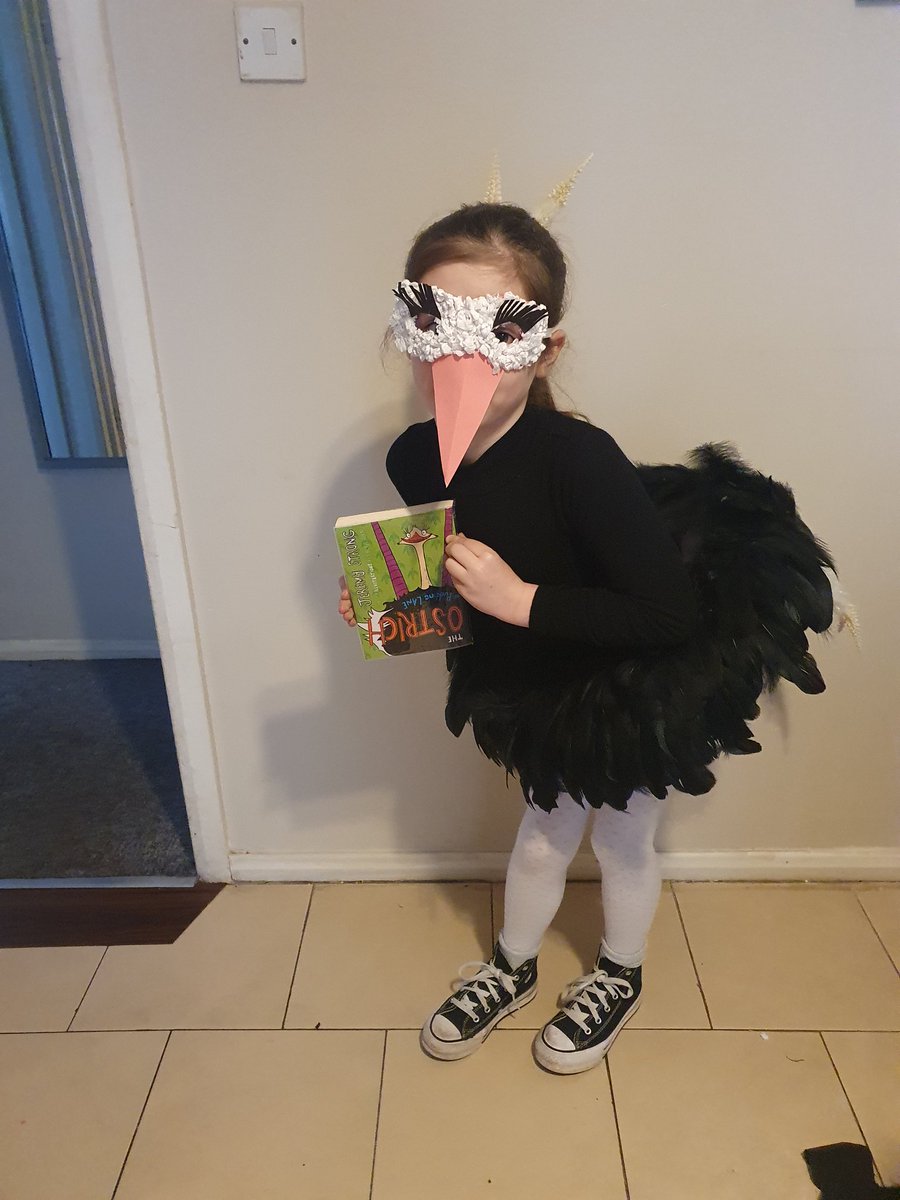 ToniMarland's tweet photo. WBD2023 Jasmine as Mad Iris from her favourite book The Ostrich of Pudding Lane for #WorldBookDay2023 #WBD2023 #madiris @JstrongJeremy @StTeresasRCP @MrsMcCann07 https://t.co/pxH7SAaou4
