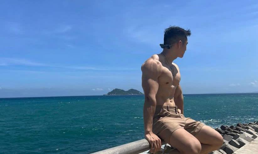 MirandaKelsen6's tweet photo. 模特不仅是身高有要求，还要有壮硕的身材，不是那种健身教练大块，但是看着还是得充满荷尔蒙气息，找优质的朋友，学生就算了，喜欢我这款记得关注，私信都会回复 https://t.co/meBpYB4mdu