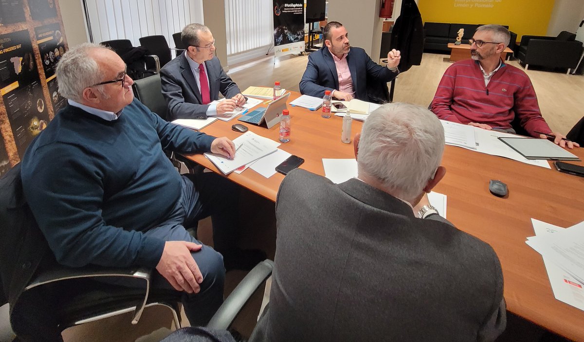 CTCAlimentacion's tweet photo. 🤝Reunión del Consejo Rector del @CTCAlimentacion 
Preside @PepeGarciaG__ 
👌Nuevos proyectos, nuevos retos
#Investigarparaavanzar https://t.co/twSNFKrrvs