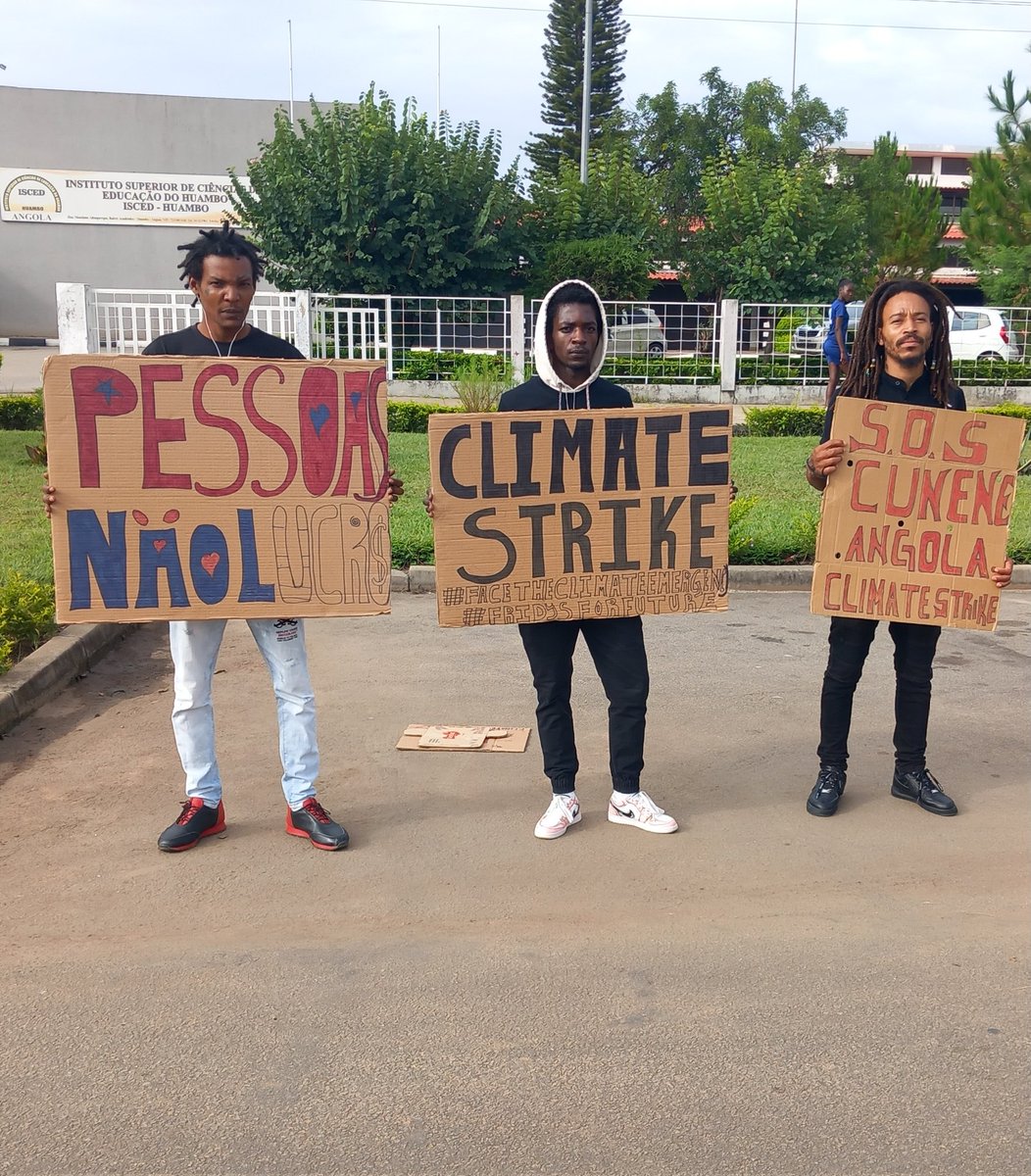 #climatestrike  in #Angola end fossil finance
#fridaysforfuture 
#TomorrowIsTooLate 
#UprootTheSystem 
#PeopleNotProfit 
#twiff 3, #Friday4FutureAngola; Huambo, Angola, 03, 03, 2023