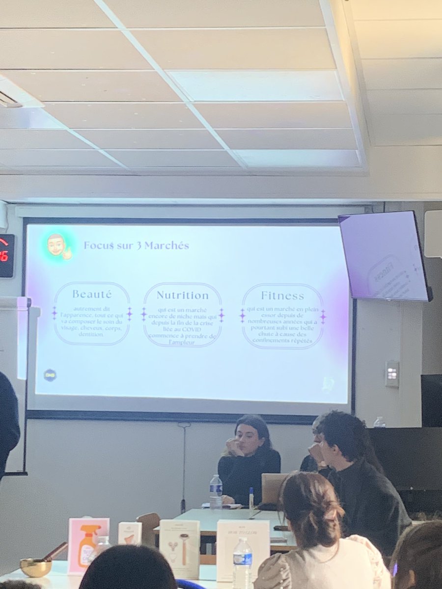 LShklw's tweet photo. Masterclass @HealthySpirit_ , c’est parti !! 💅💆‍♀️ https://t.co/X6PDWd5eRt