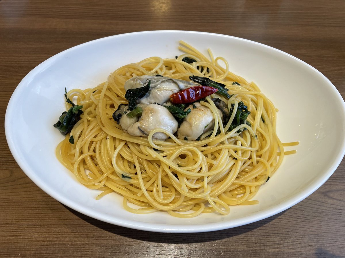 今日はジョリパのパスタランチでした🍝 牡蠣とほうれん草のパスタ ご馳走様でした〜〜〜🙇‍♂️