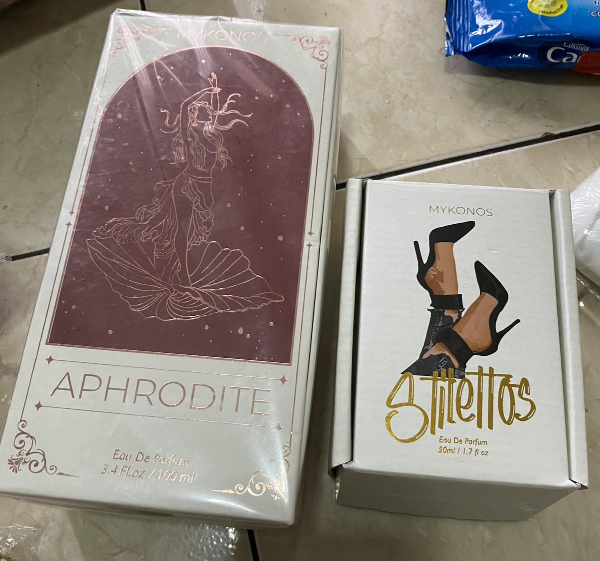 jd ikutan suka aphrodite sama stilettos duh duh duh lama lama semua keluaran mykonos dicobain satu" 🫠🫠