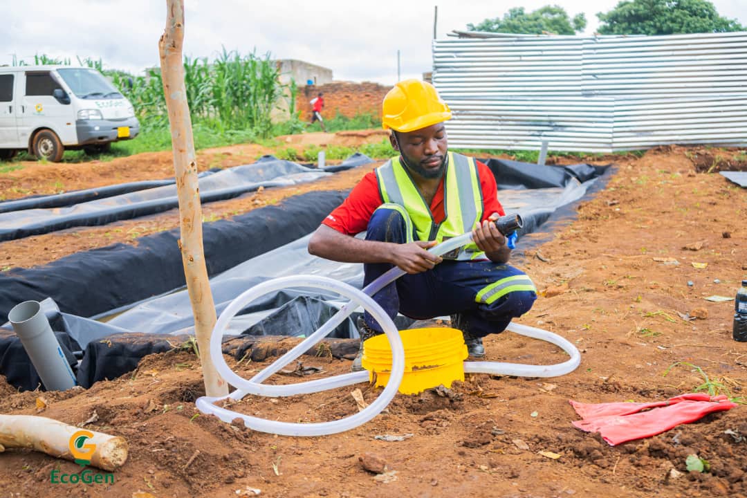 EcogenMw's tweet photo. We are thrilled to announce our new project, in collaboration with @ConcernMalawi  and CCODE, to install biogas systems in marketplaces and waste transfer stations in Lilongwe city. This project will help manage 2 tons of waste daily, reduce environmental pollution.. https://t.co/Zwr7omFS5G