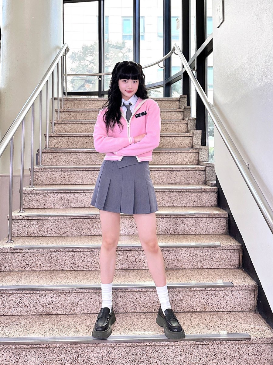 [#오늘의르세라핌]
230303 @ 뮤직뱅크

#LE_SSERAFIM #르세라핌
#HONGEUNCHAE #홍은채