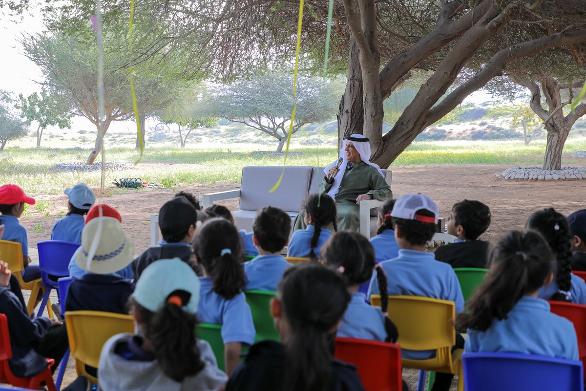 RAKmediaoffice's tweet photo. H.H. Saud bin Saqr meets Grade 1 students from the International Primary School Khuzam at @academy_rak to plant Samar tree seedlings to instill in them an awareness of environmental issues and introducing them to the importance of sustainability. 
#RasAlKhaimah https://t.co/0yuiL1GYnb