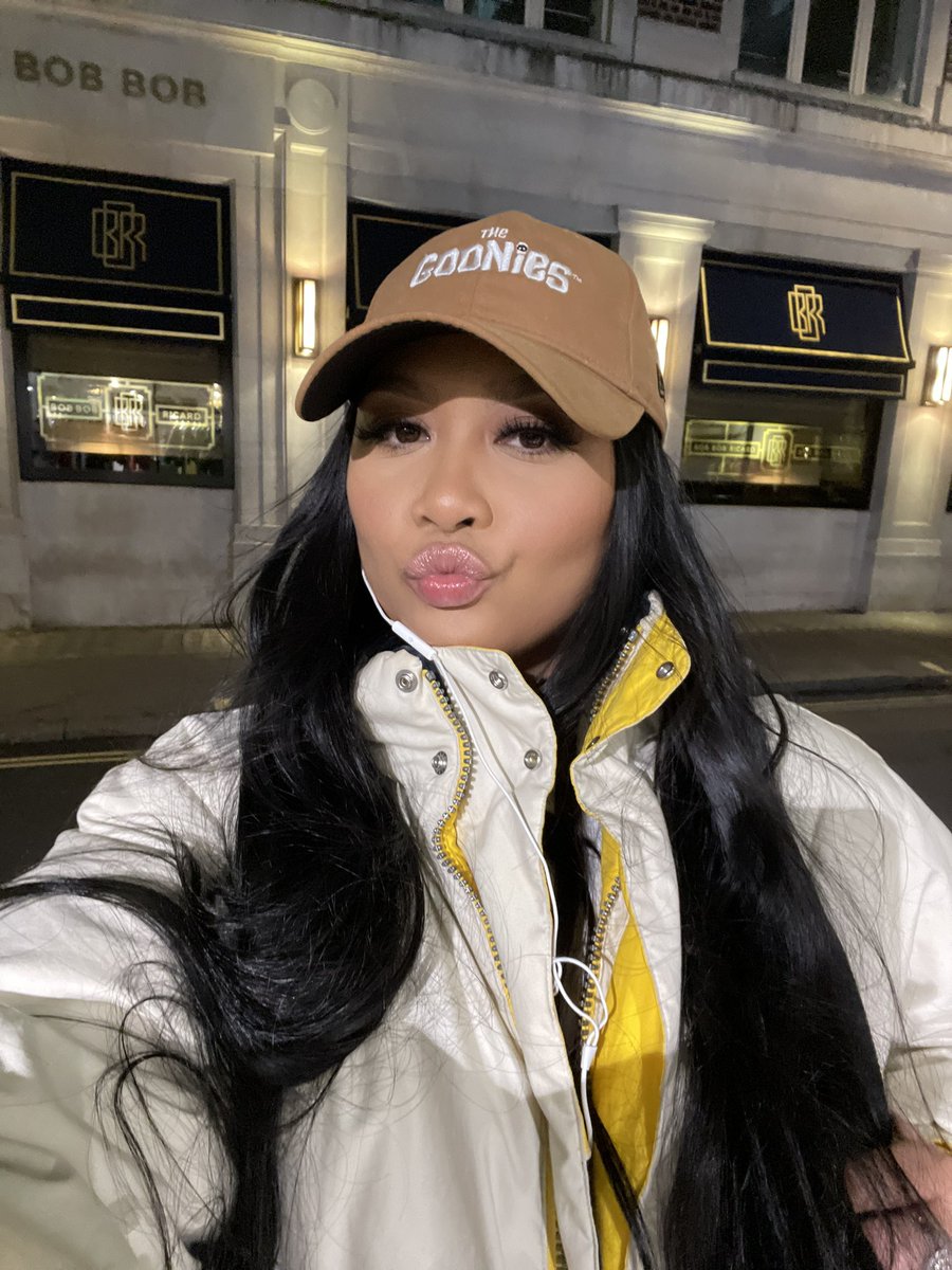 jadeleannne's tweet photo. You can meet me at the London ✨ https://t.co/DyiksOzxHy