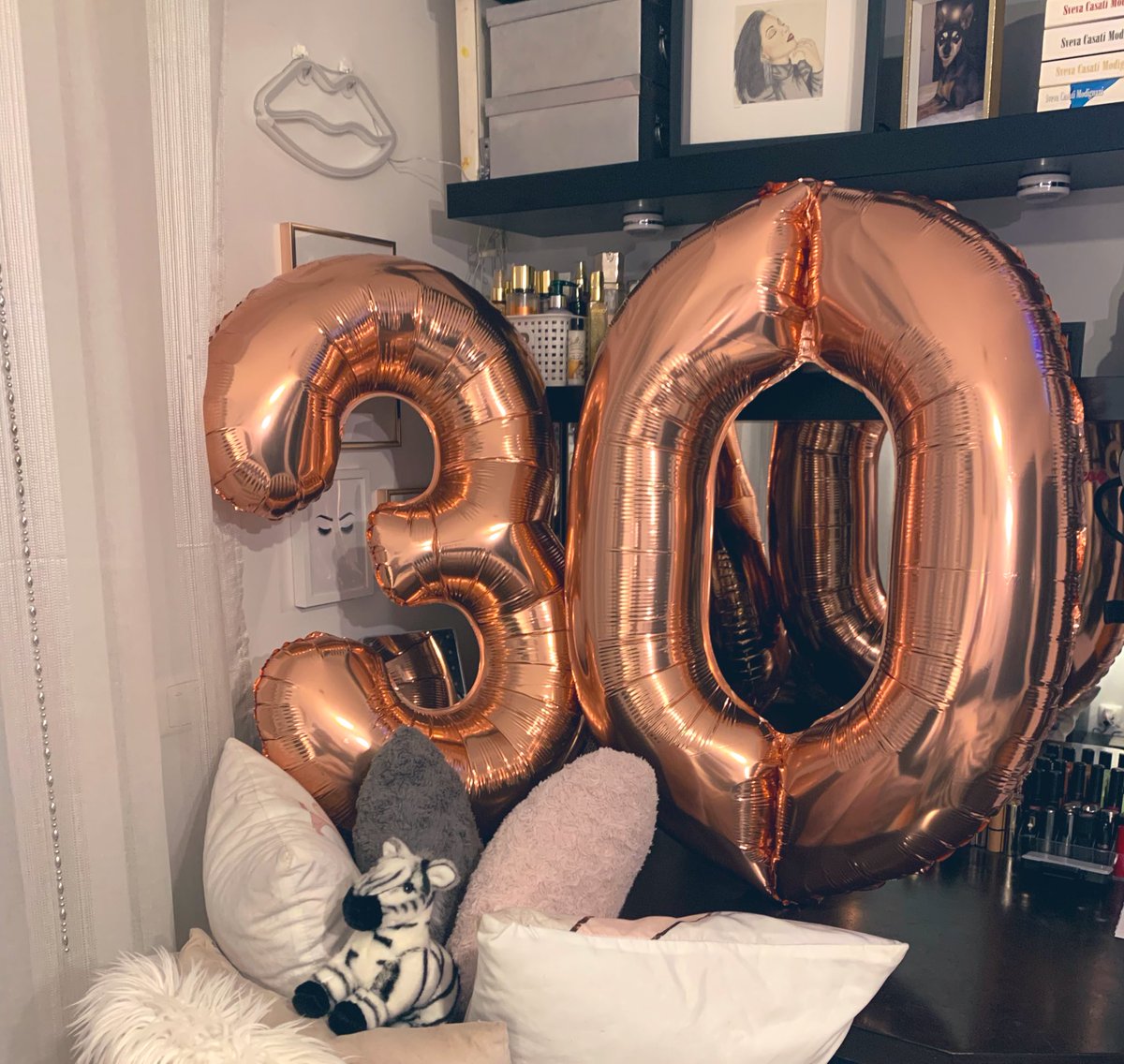 It’s my birthday 🥳🎂🎊🎁🎈
#30yearsold #march3 #bday