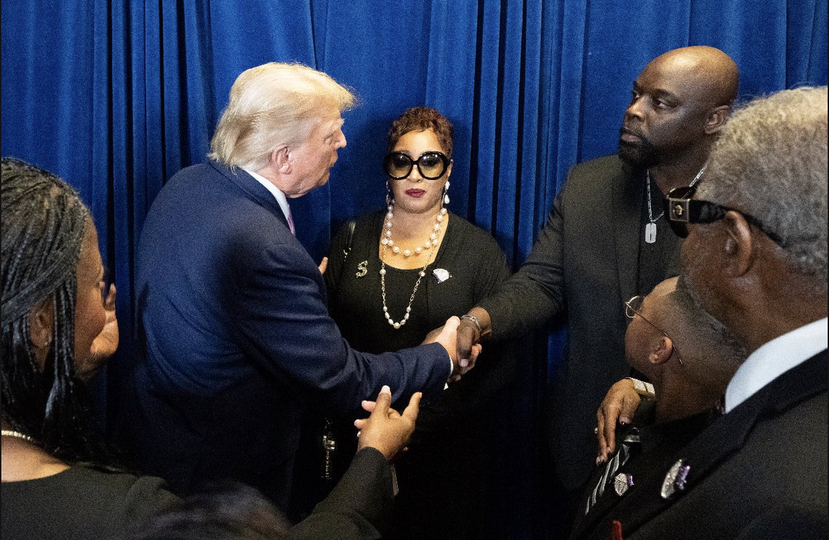 HardawayFreeman's tweet photo. Thank you Mr. President for all you do…… https://t.co/pvtVQL7tIW