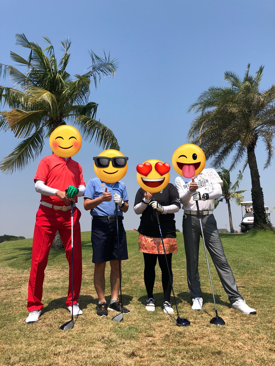 Paseri0419's tweet photo. 2023年2月28日、ついに初の海外ゴルフ⛳️でタイ🇹🇭のバンコクへ‼️
30℃☀️超える暑さだったけど、風があって👍
タイ⛳️は一人に一人のキャディーとカート🛻が付くシステムでスループレーが基本。
夕食に行った現地のタイ料理🍽のお店も美味しかった〜
スコアはボロボロだったけど、楽しかった〜 https://t.co/O0H8fuSeJu