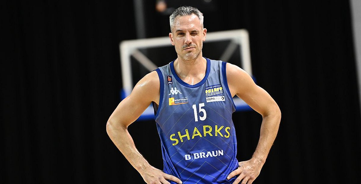 LewisRailton1's tweet photo. 🚨Today on #SouthYorkshireSport🚨 On @Forgeradio we will be joined by former @SheffieldSharks captain and leading point's scorer @MIKETUCK15 at 5-6PM. Tune in from the link below ⬇️⬇️⬇️ https://t.co/Uete0kgTEk #Sheffield #BBL #StudentRadio @sebejones https://t.co/cVwkpfPVnq