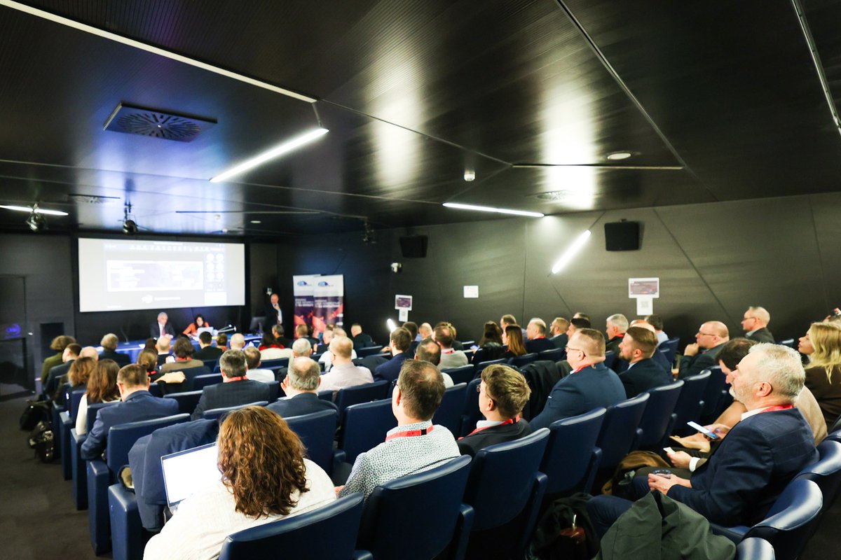 ENTRUSTED19's tweet photo. When in Rome🇮🇹
Some serious knowledge-sharing activity happened yesterday, 2 Mar, at @ASI_spazio w/ various #GOVSATCOM environment #EU stakeholders invited.
Live Demos of 3 use cases &amp; operation scenarios reg. deployment of secure #SatCom services were presented.
Details 2 follow https://t.co/sUCJev4VLz